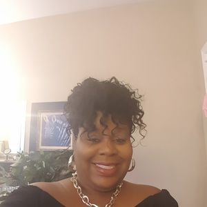 Meet your Posher, Lisa